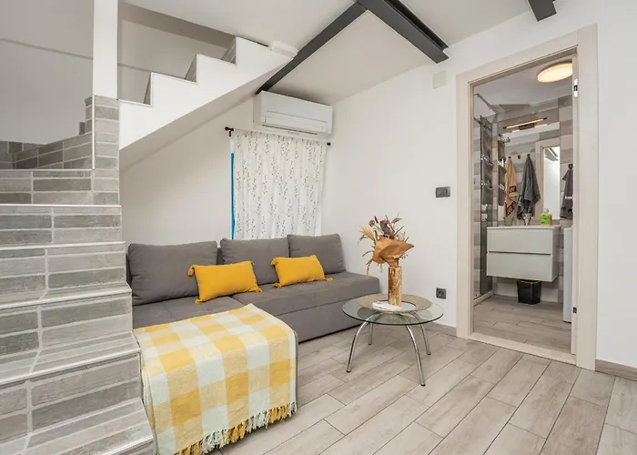 Old Town Seaside House דירה *