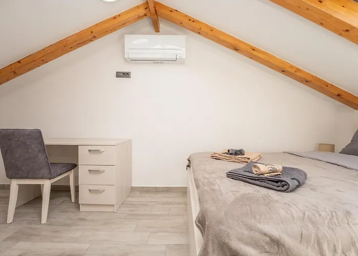 דירה Old Town Seaside House *